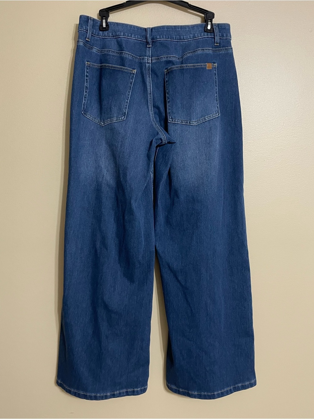 HALARA Wide Leg Crossover Jeans dark wash size medium - Picture 2 of 3